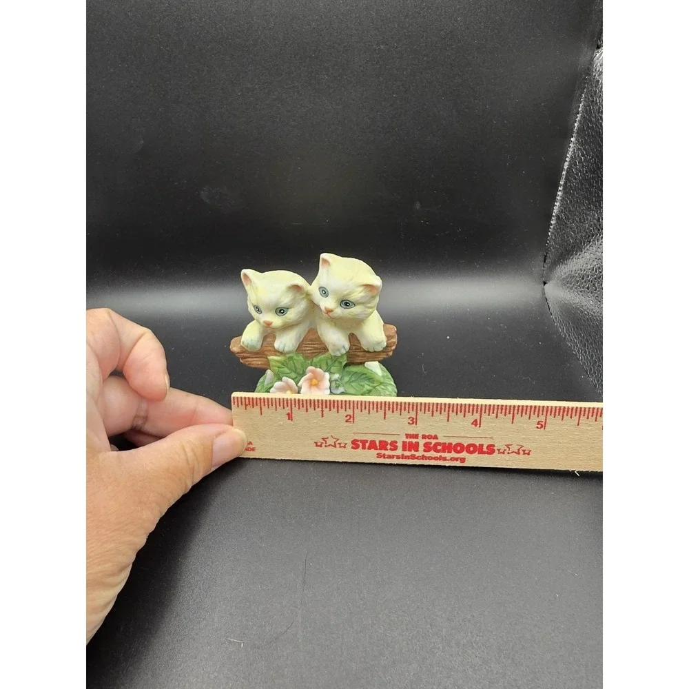 VTG Miniature Porcelain Persian Cat Figure 1990s